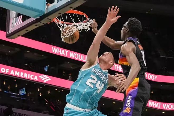 暴露出了他 暴露出了他