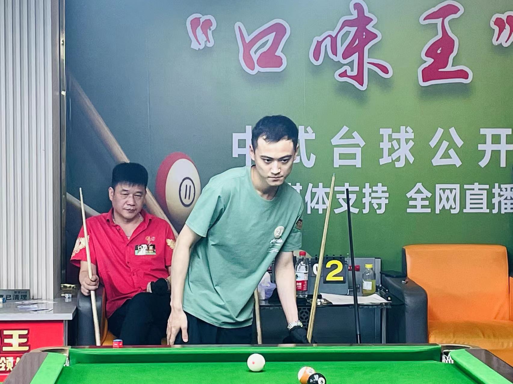 同步亮相 同步亮相